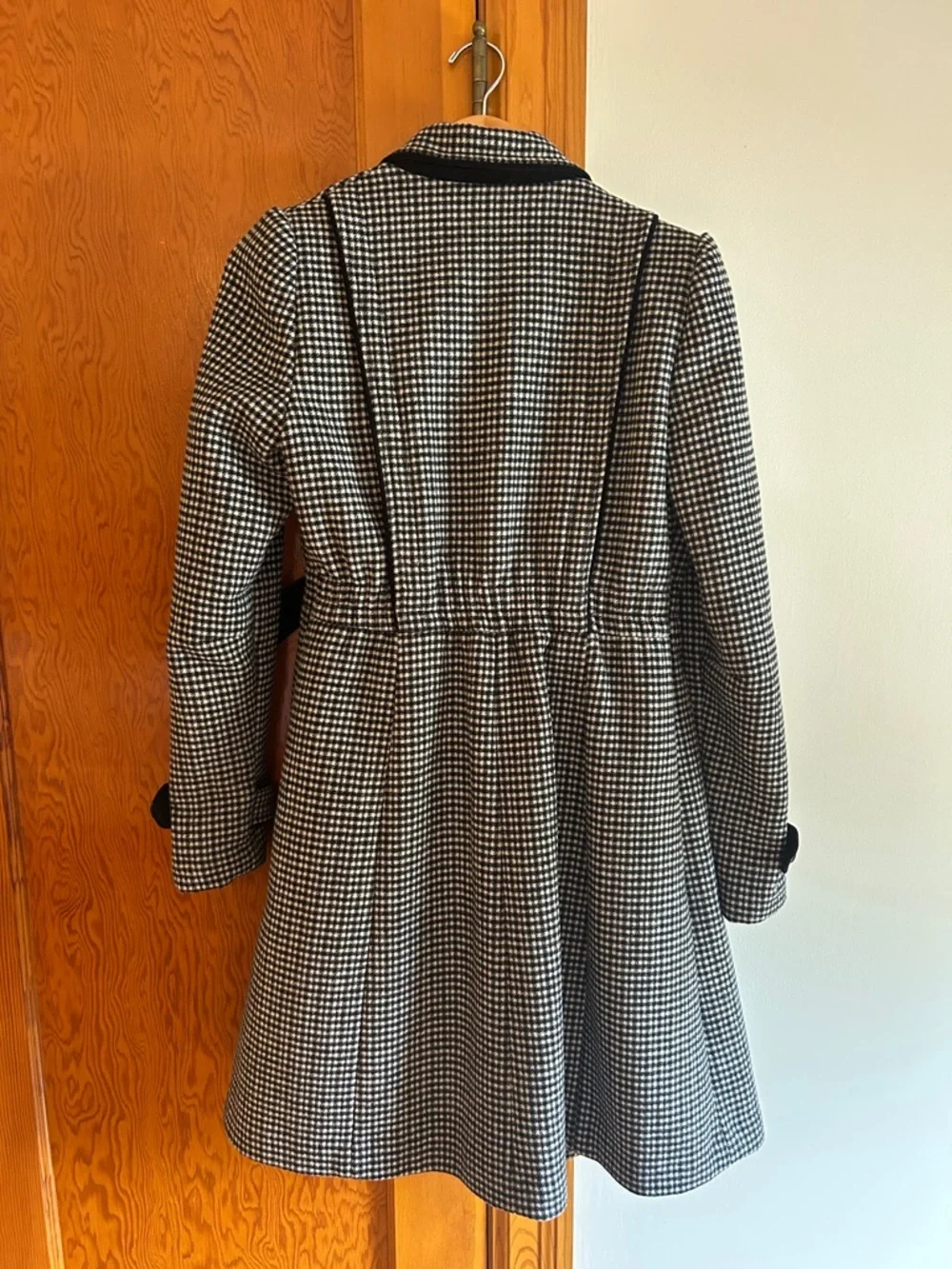 Gal Meets Glam Black and White Houndstooth Belted Coat - Picture 5 of 6